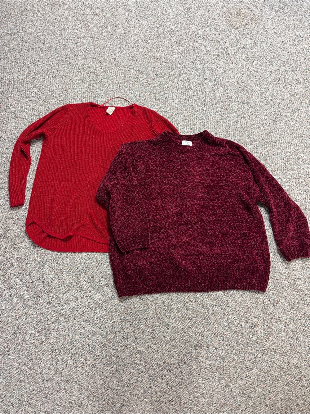 Zenana Outfitters Red & Burgundy Crewneck Sweater Set